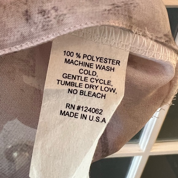 STUDIO GEM Q. FLORAL FLUTTER SLEEVE BLOUSE WITH RHINESTONE DETAILING 💜💎 - Picture 4 of 4